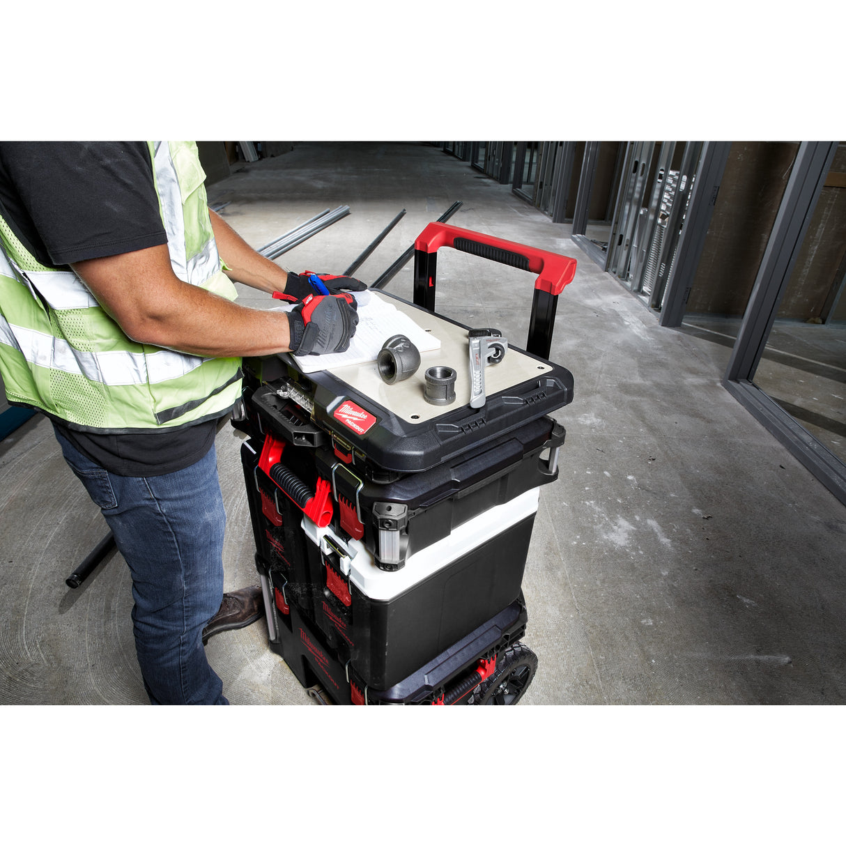 Milwaukee Arbeitsplatte PACKOUT 4932472128 roteswerkzeug