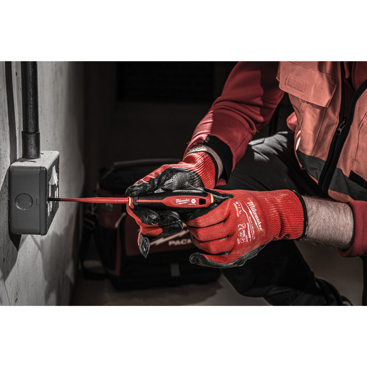 Milwaukee Schraubendreher VDE TRI-LOBE 4932478715 roteswerkzeug