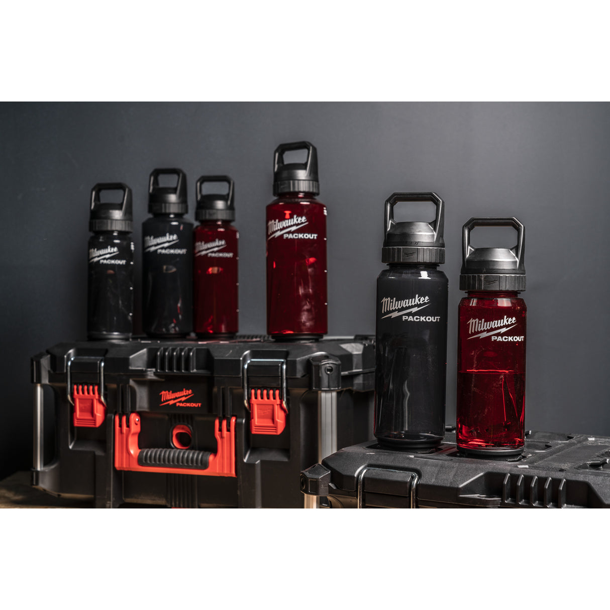 Milwaukee Kunststoff-Trinkflasche Kunststofftrinkflaschen 740ml rot XXX 4932498636