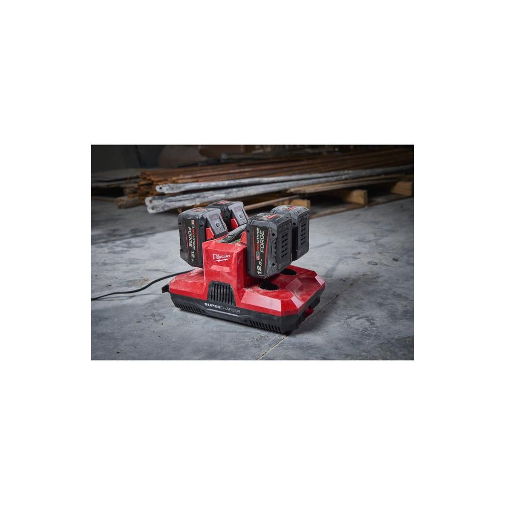 Milwaukee Mehrfach-Schnellladegerät M12-18MBPSC4 12 / 18 V 4932500142