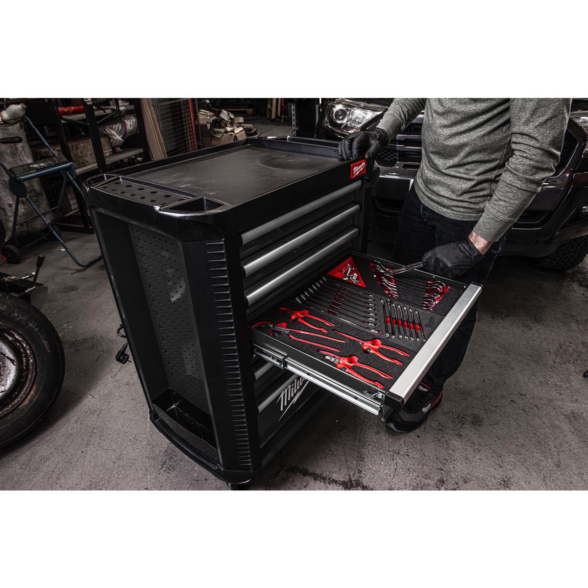Milwaukee Werkstattwagen 30"/78cm TOOLGUARD bestückt (206) grau 4932500744