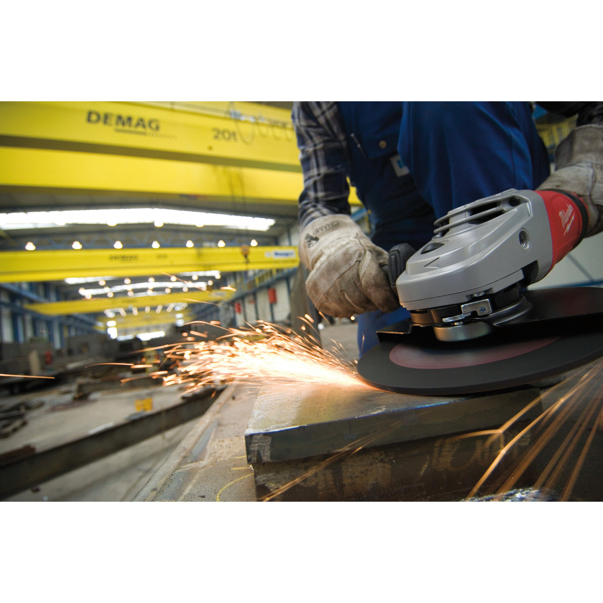 Milwaukee Winkelschleifer AGVM26-230GEX ProTector 4933402365 roteswerkzeug