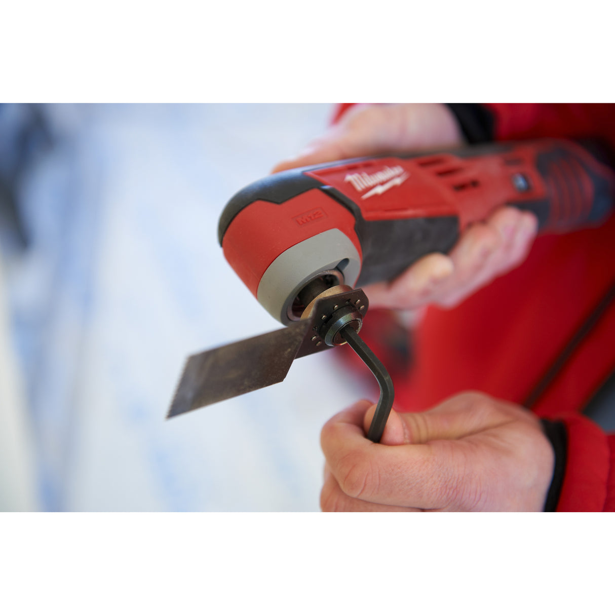 Milwaukee Akku-Multitool C12MT-402B AKKU-MULTITOOL IN2 4933441705