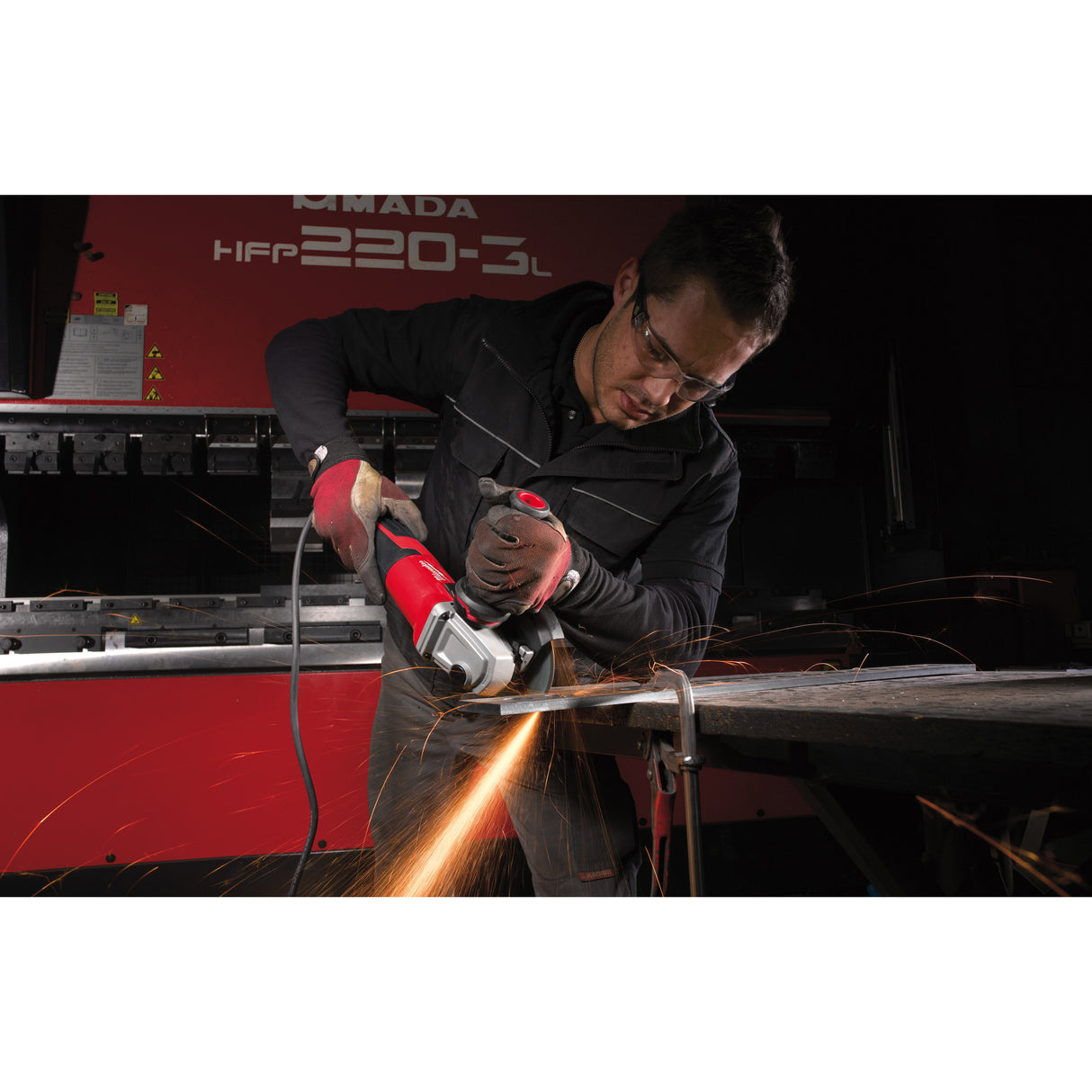 Milwaukee Winkelschleifer AGV15-125XC ProTector 4933428120 roteswerkzeug