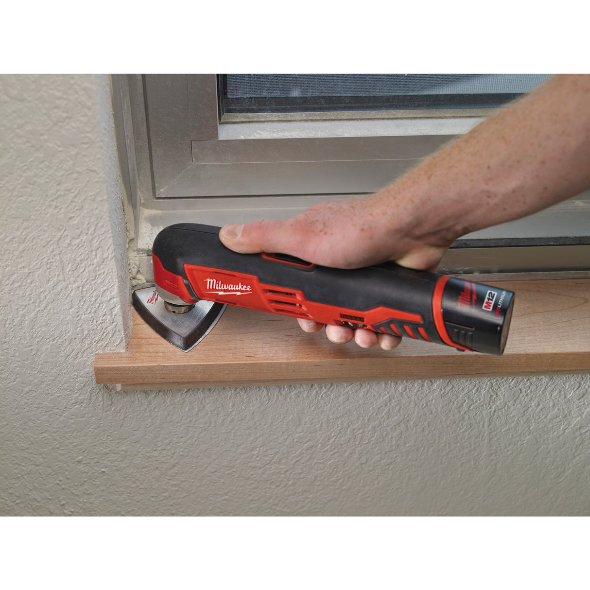 Milwaukee Akku-Multitool C12MT-402B AKKU-MULTITOOL IN2 4933441705
