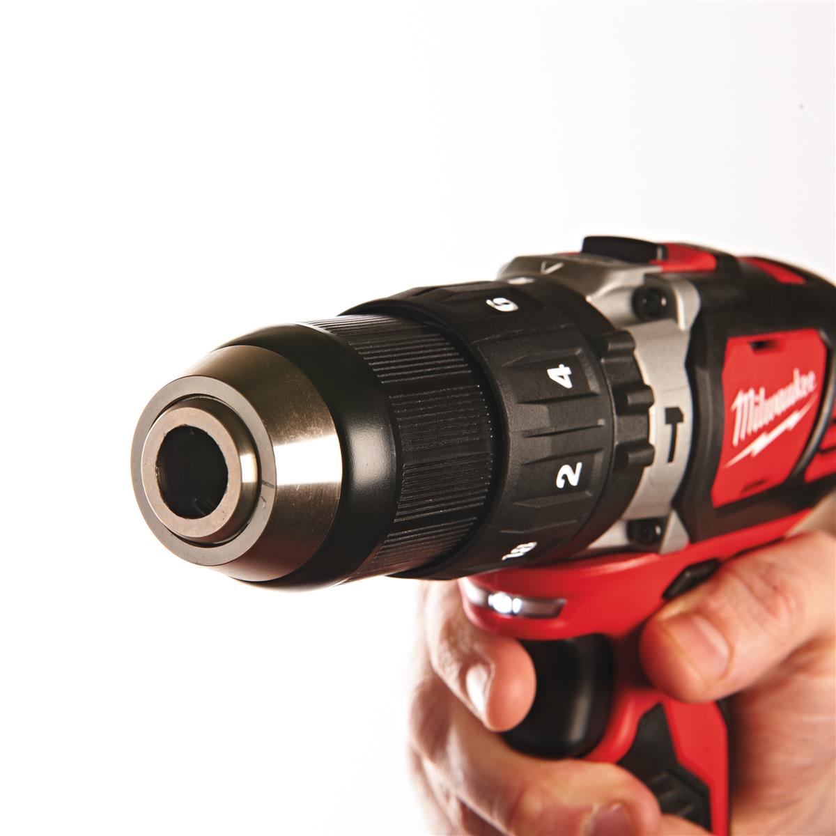 Perceuse à percussion sans fil Milwaukee M18BPD-402X 4933446192