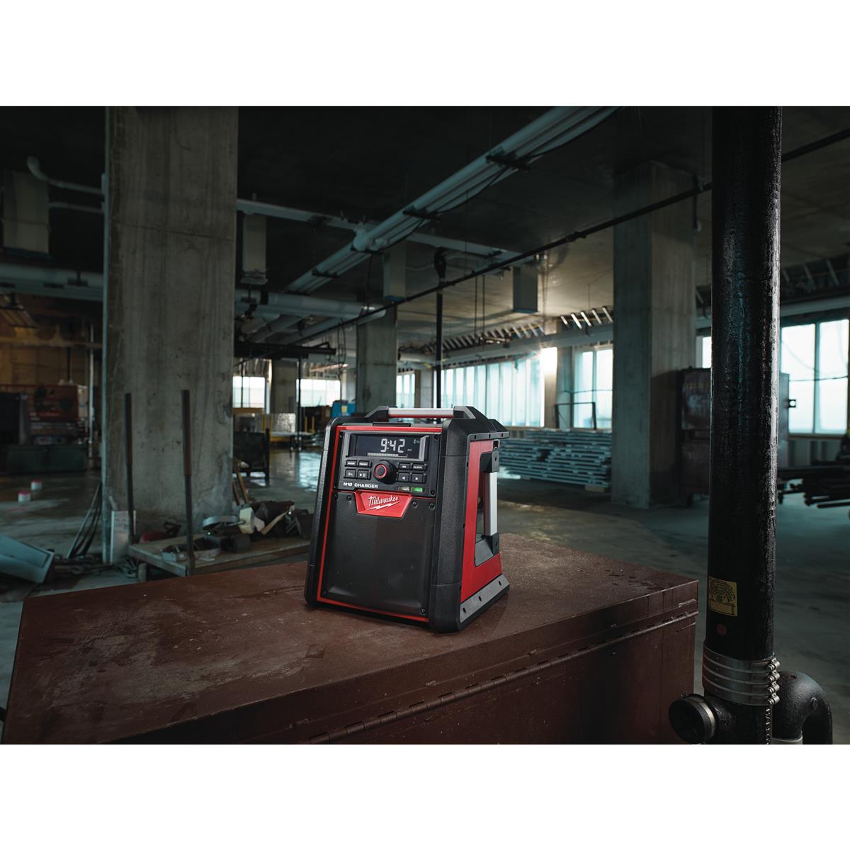 Milwaukee mains/battery radio M18RC-0 4933446639
