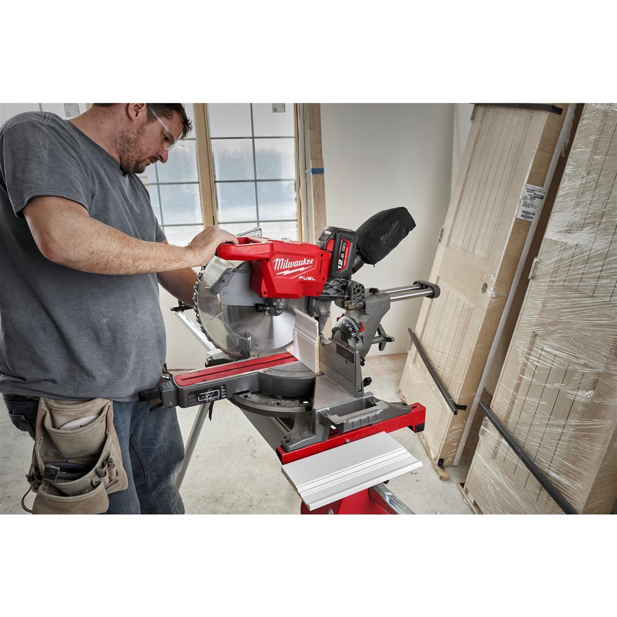 Scie à onglets sans fil Milwaukee M18FMS305-0 4933471205