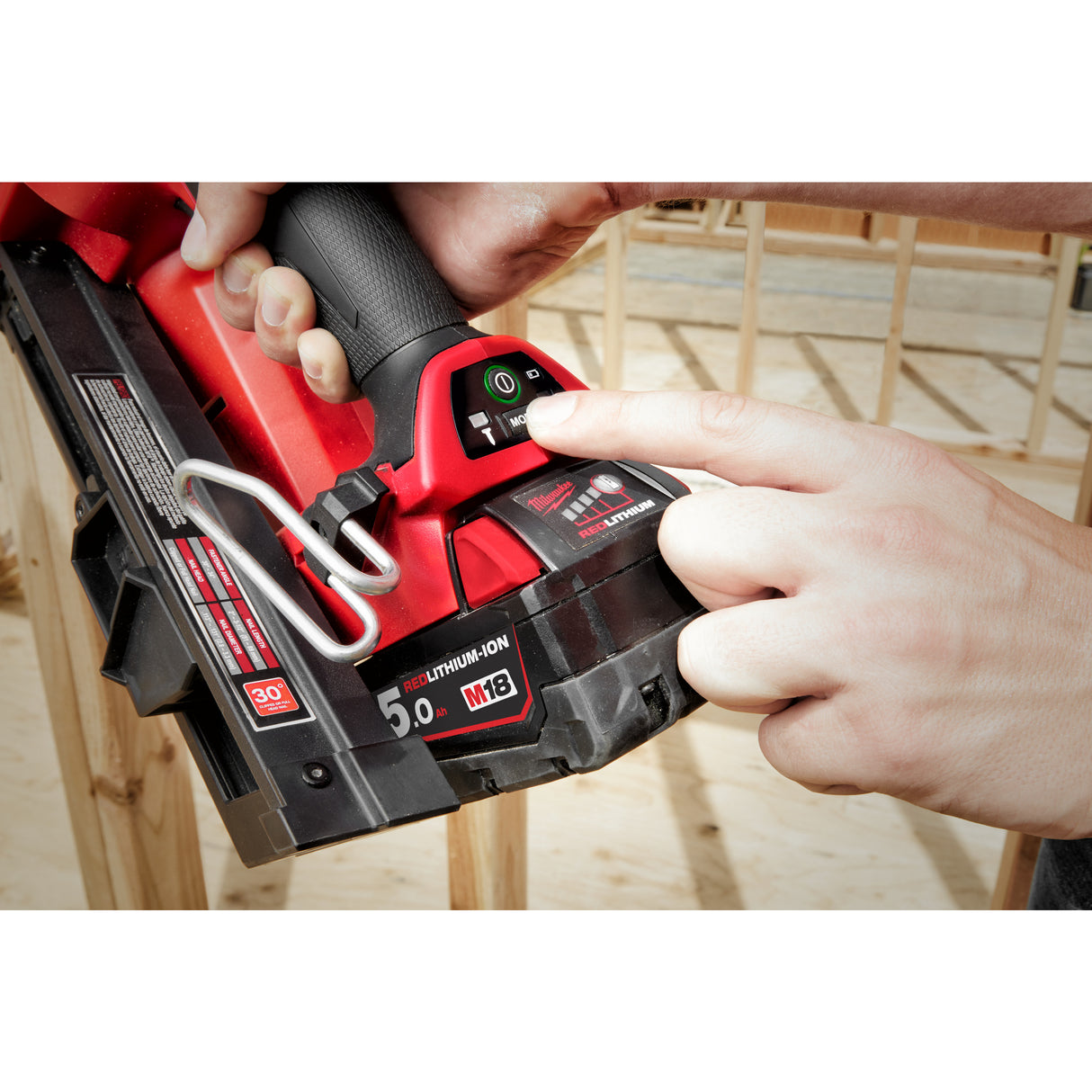 Milwaukee cordless nailer M18FFN-502C 4933471404