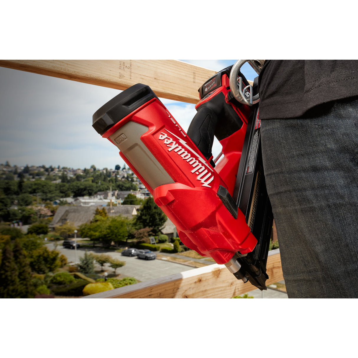 Milwaukee cordless nailer M18FFN-502C 4933471404
