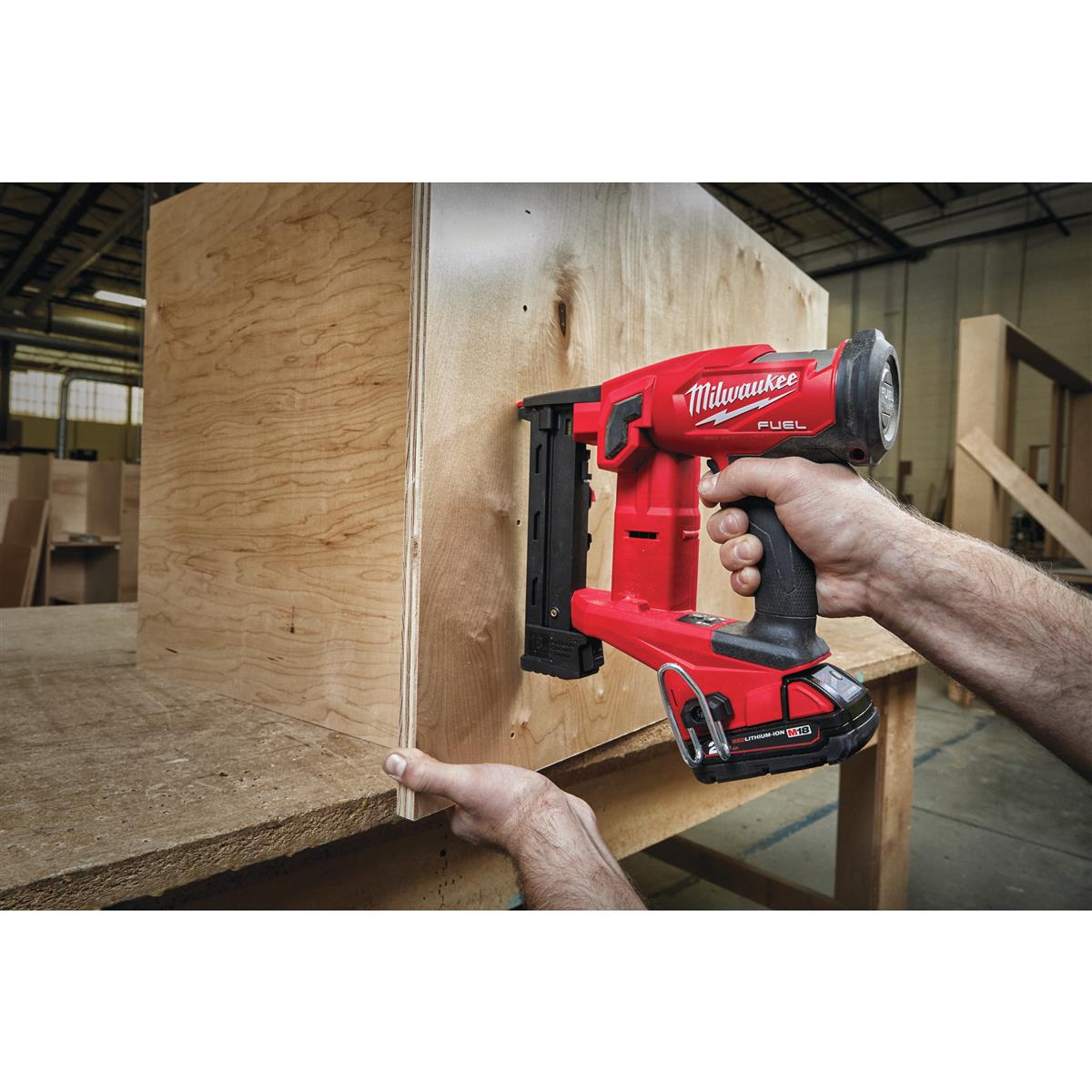 Milwaukee cordless staple gun M18FNCS18GS-202X 4933471940