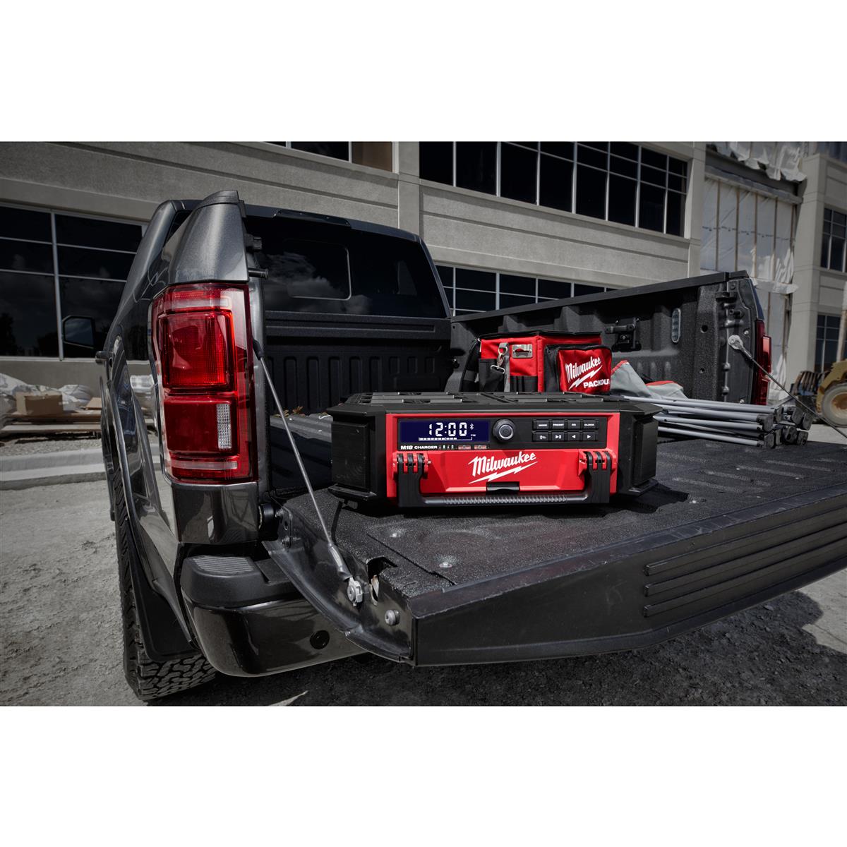 Milwaukee mains/battery radio M18PRCDAB+-0 4933472112