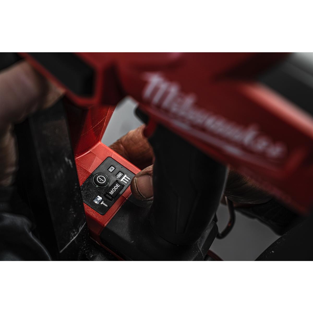 Milwaukee cordless nailer M18FN15GA-0X 4933478091