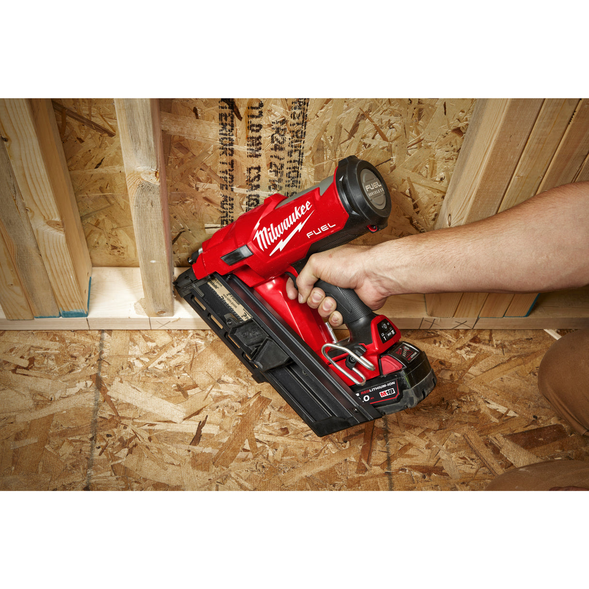 Milwaukee cordless nailer M18FFNS-502C 4933478302
