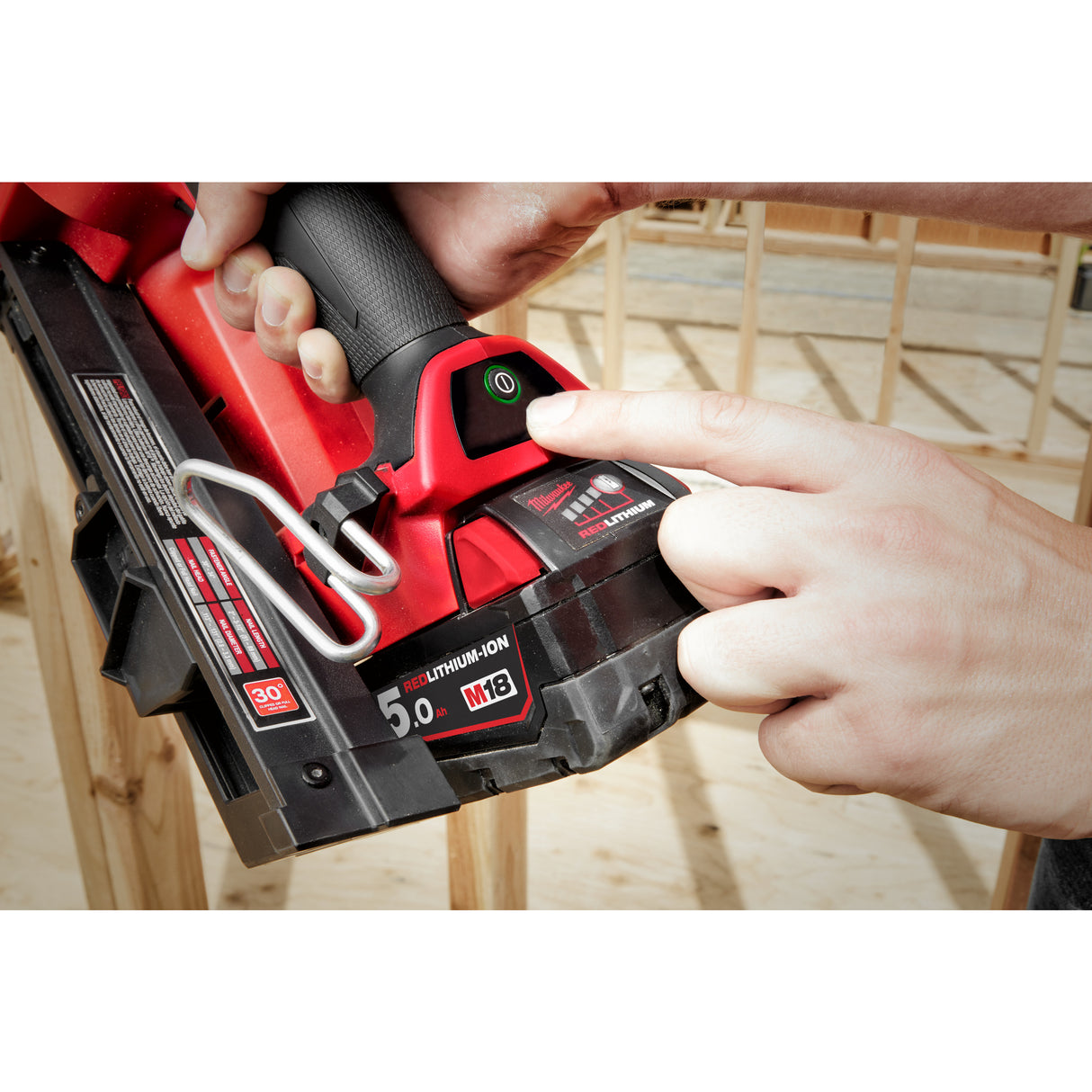 Milwaukee cordless nailer M18FFNS-502C 4933478302