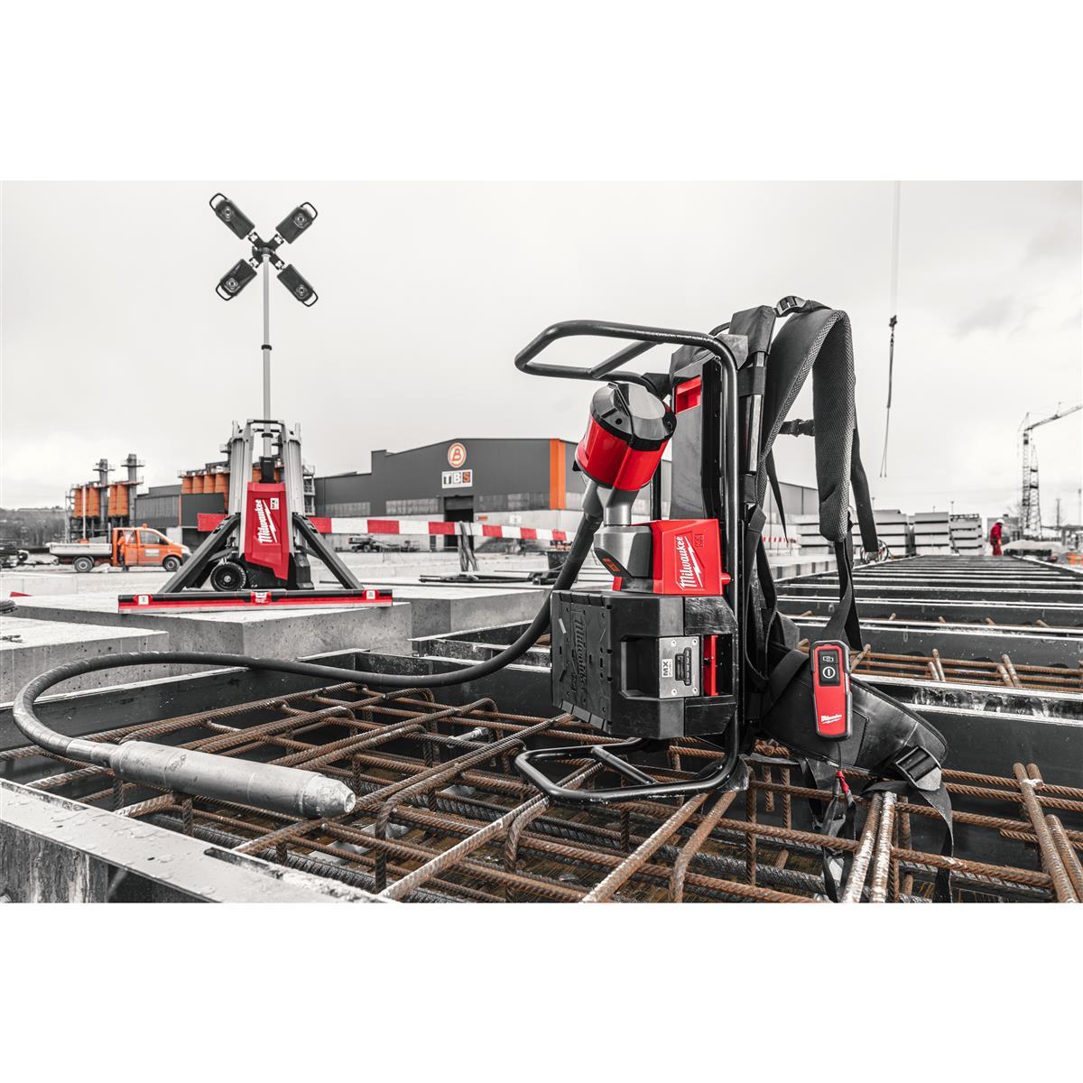 Milwaukee Akku-Betonverdichter MXFCVBP-0 4933479595