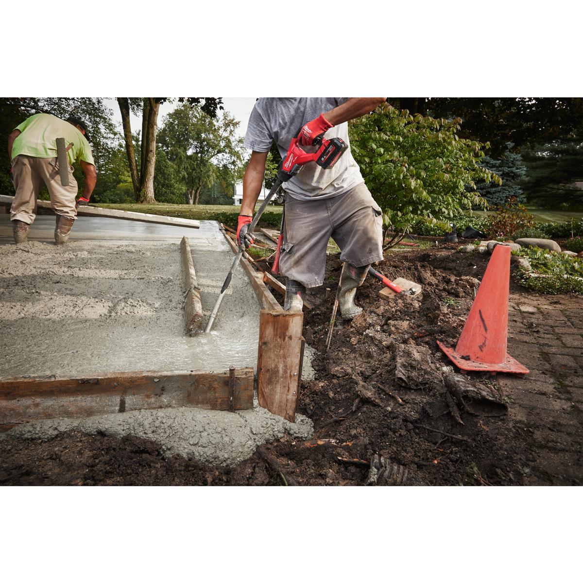 Milwaukee cordless concrete vibrator M18FCVN12-0 4933479596