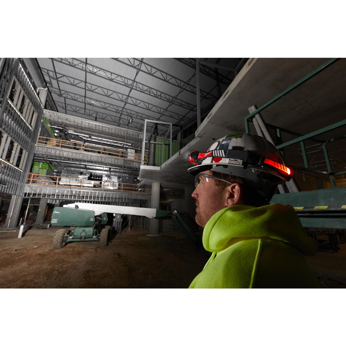 Milwaukee USB rechargeable headlamp L4HL-VIS-301 4933479768