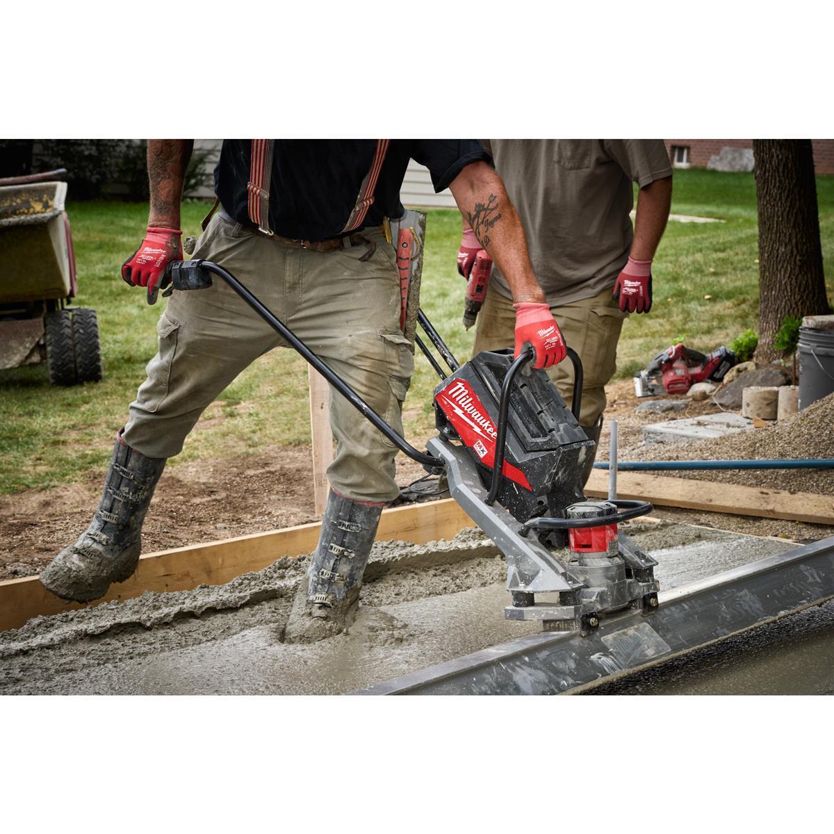 Milwaukee battery-powered vibrating screed MXFPSC-302 4933479772