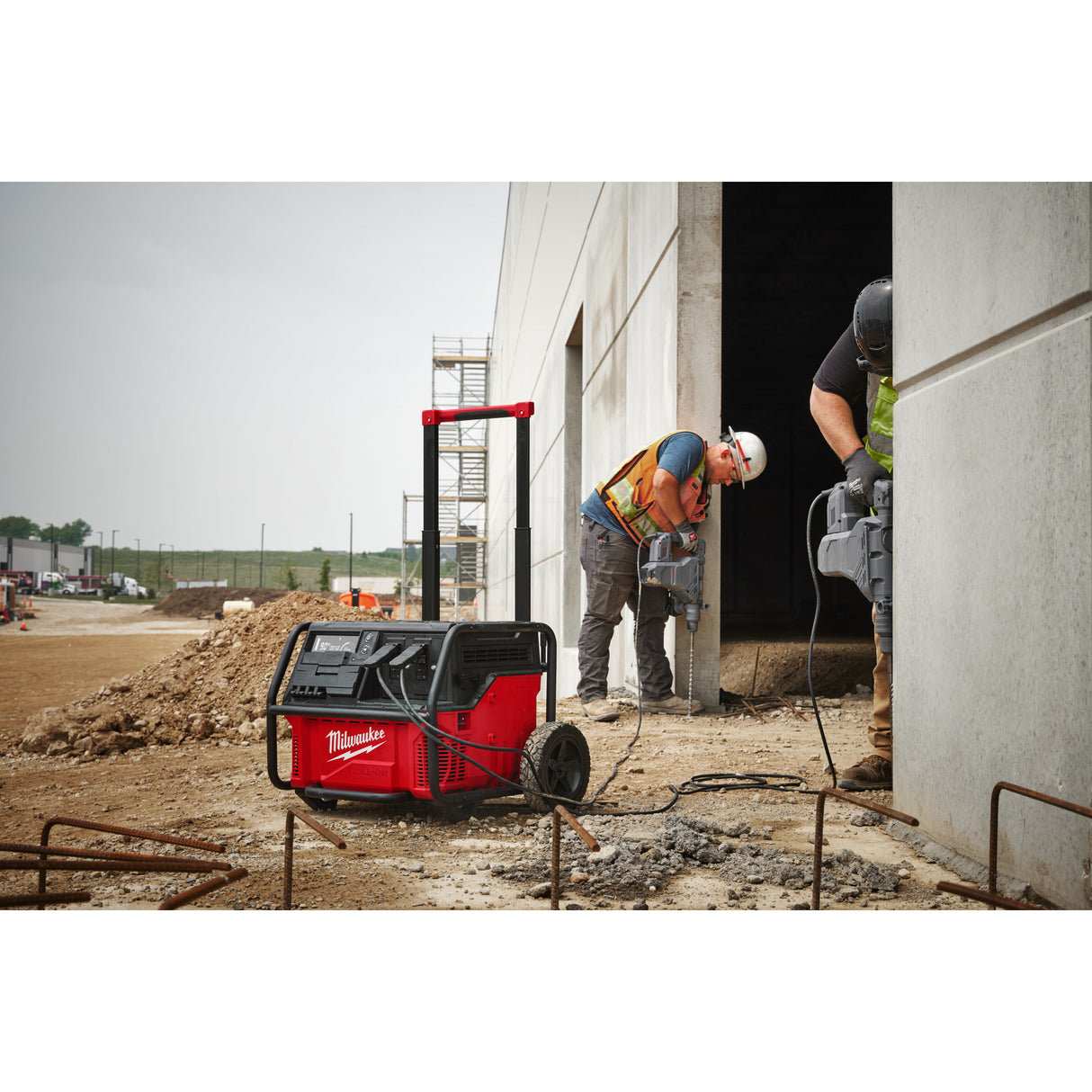Milwaukee Mobiler Generator 2,5 kWh 4933492133