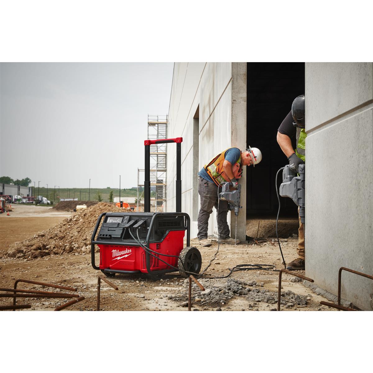 Milwaukee Mobiler Generator 2,5 kWh 4933492133