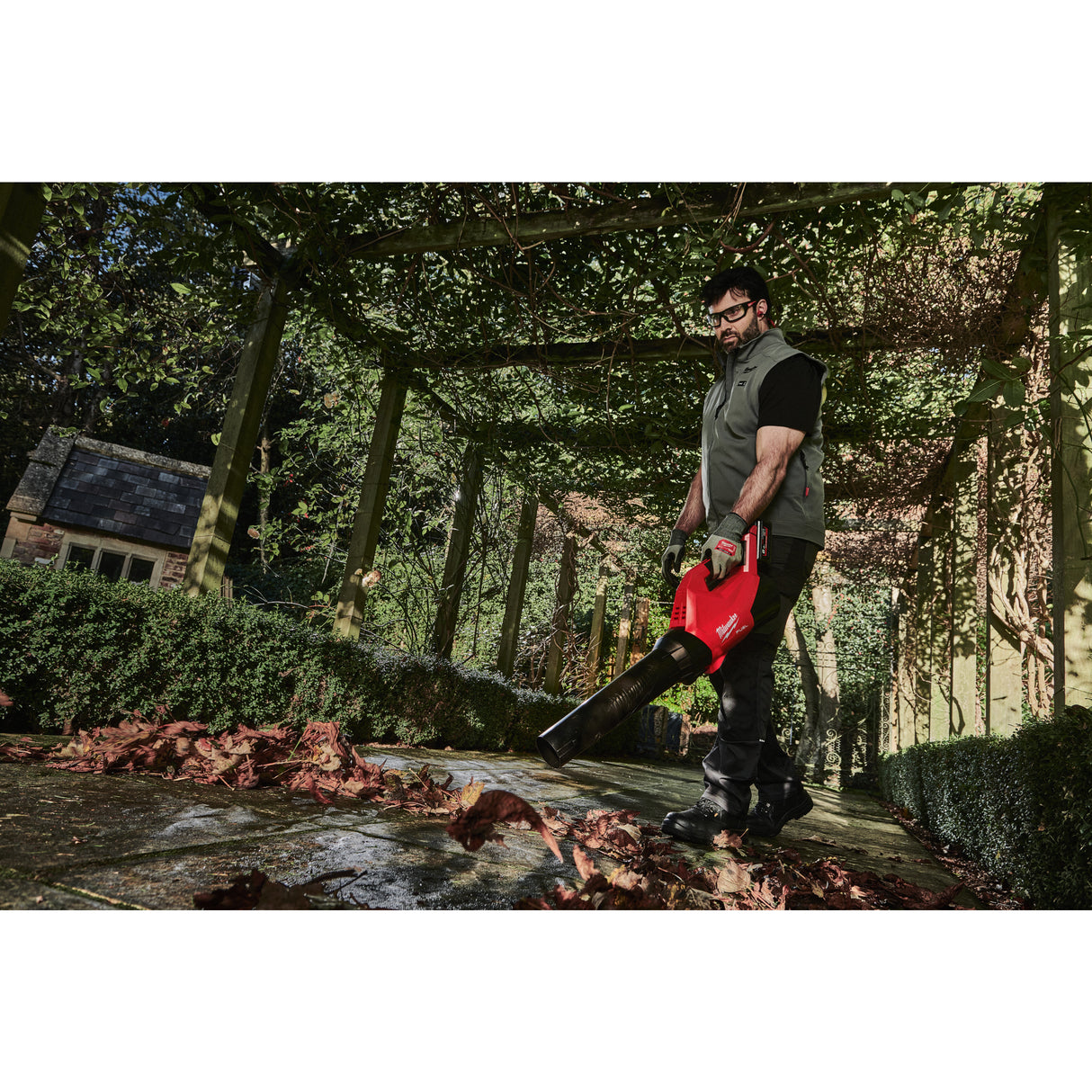 Milwaukee Akku-Gebläse M18FBLG3-802 Akku-Laubgebläse IN2 4933499233