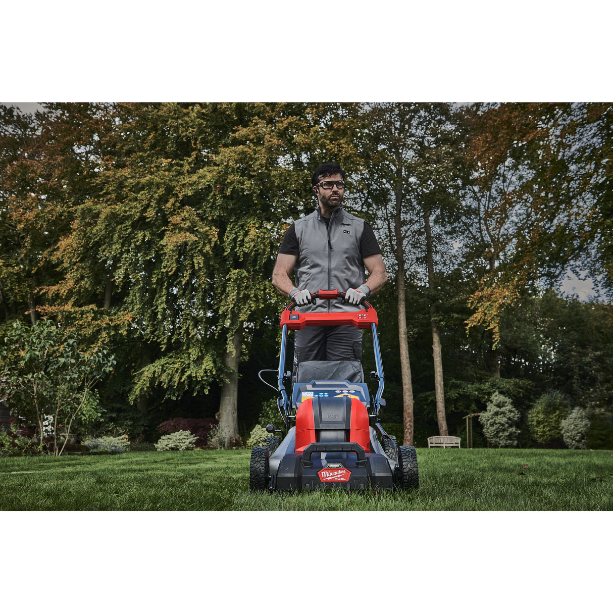 Milwaukee Akku-Rasenmäher M18F2LM46-802 IN2 4933499215