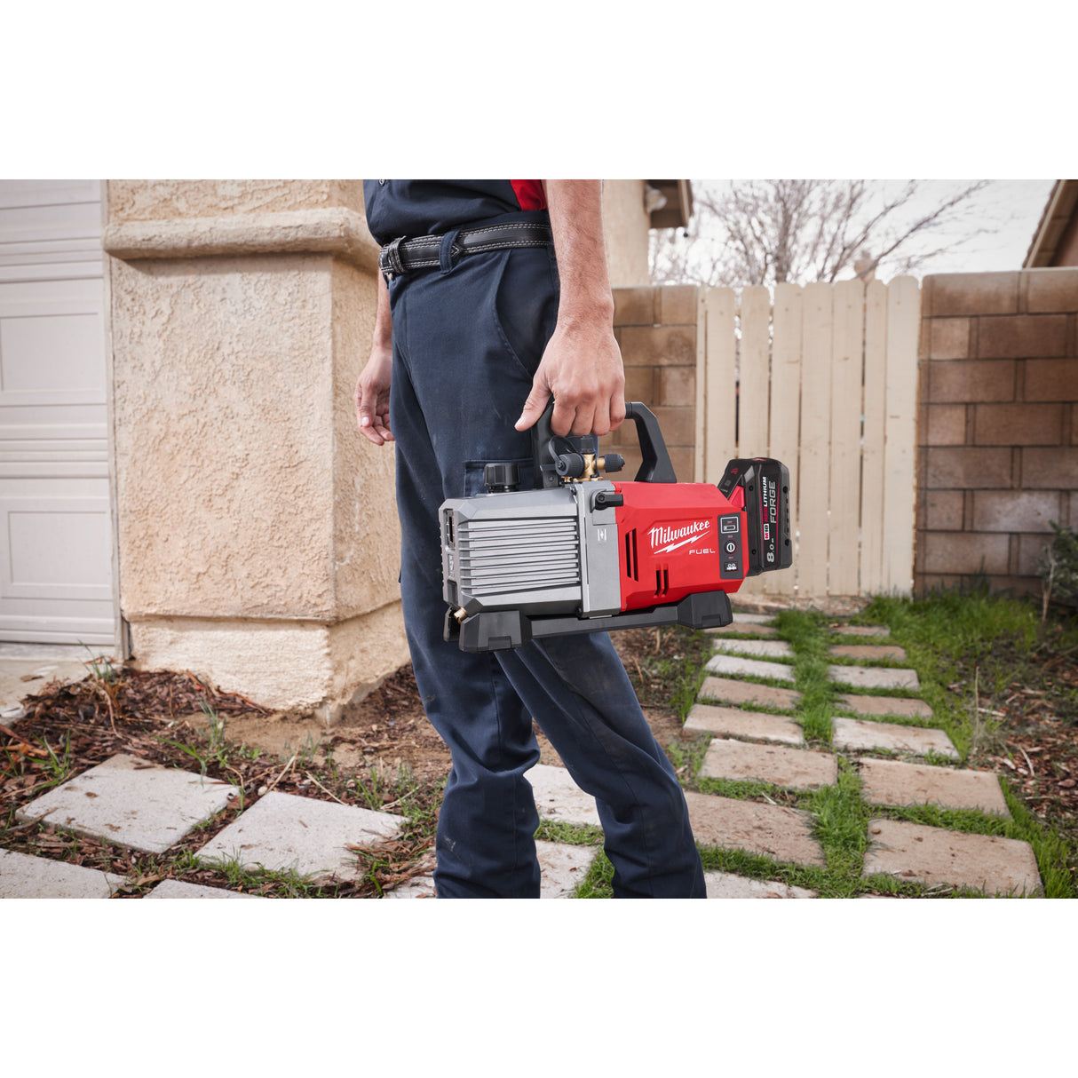 Milwaukee Akku-Vakuum Pumpe M18FVP5-801 Vakuumpumpe IN2 4933499248
