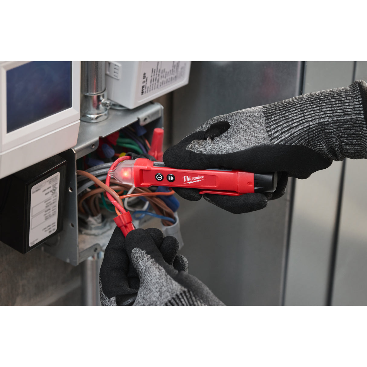 Milwaukee Berührungsloser Spannungsprüfer NCVDF 4933500161