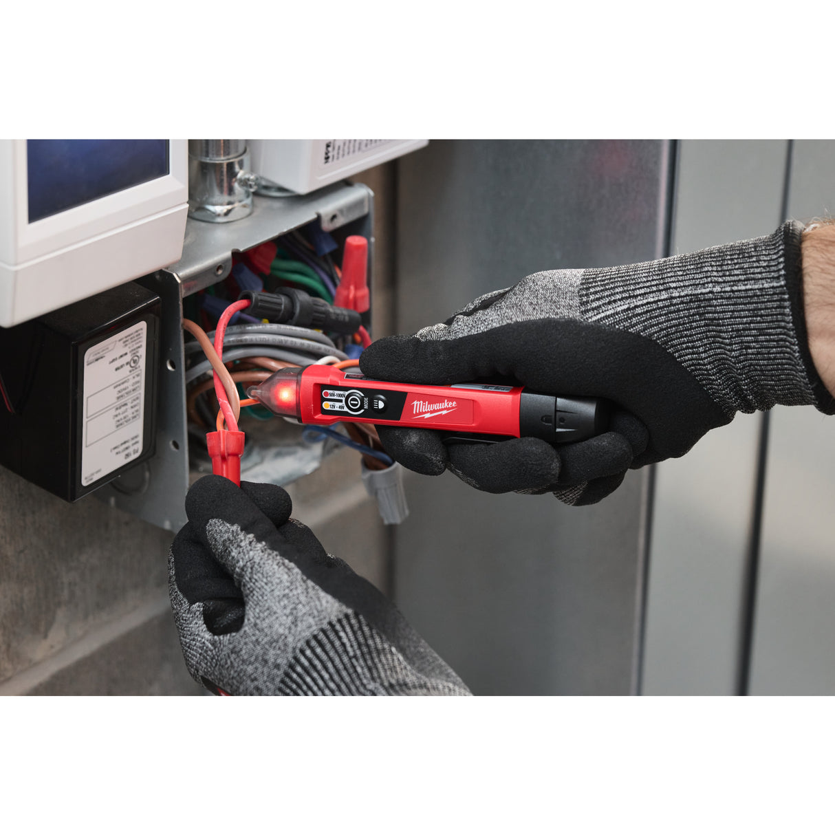 Milwaukee Berührungsloser Spannungsprüfer NCVDDF 4933500162