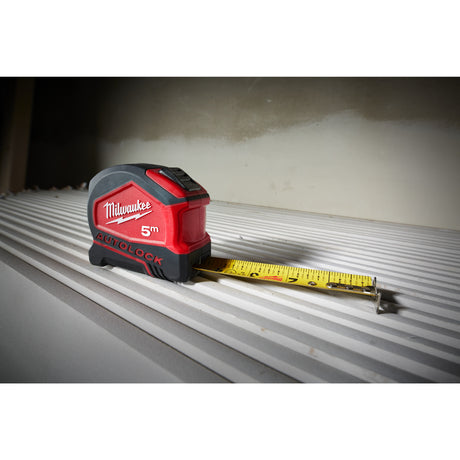 Milwaukee Bandmaß PRO-COMPACT 4932464663 roteswerkzeug
