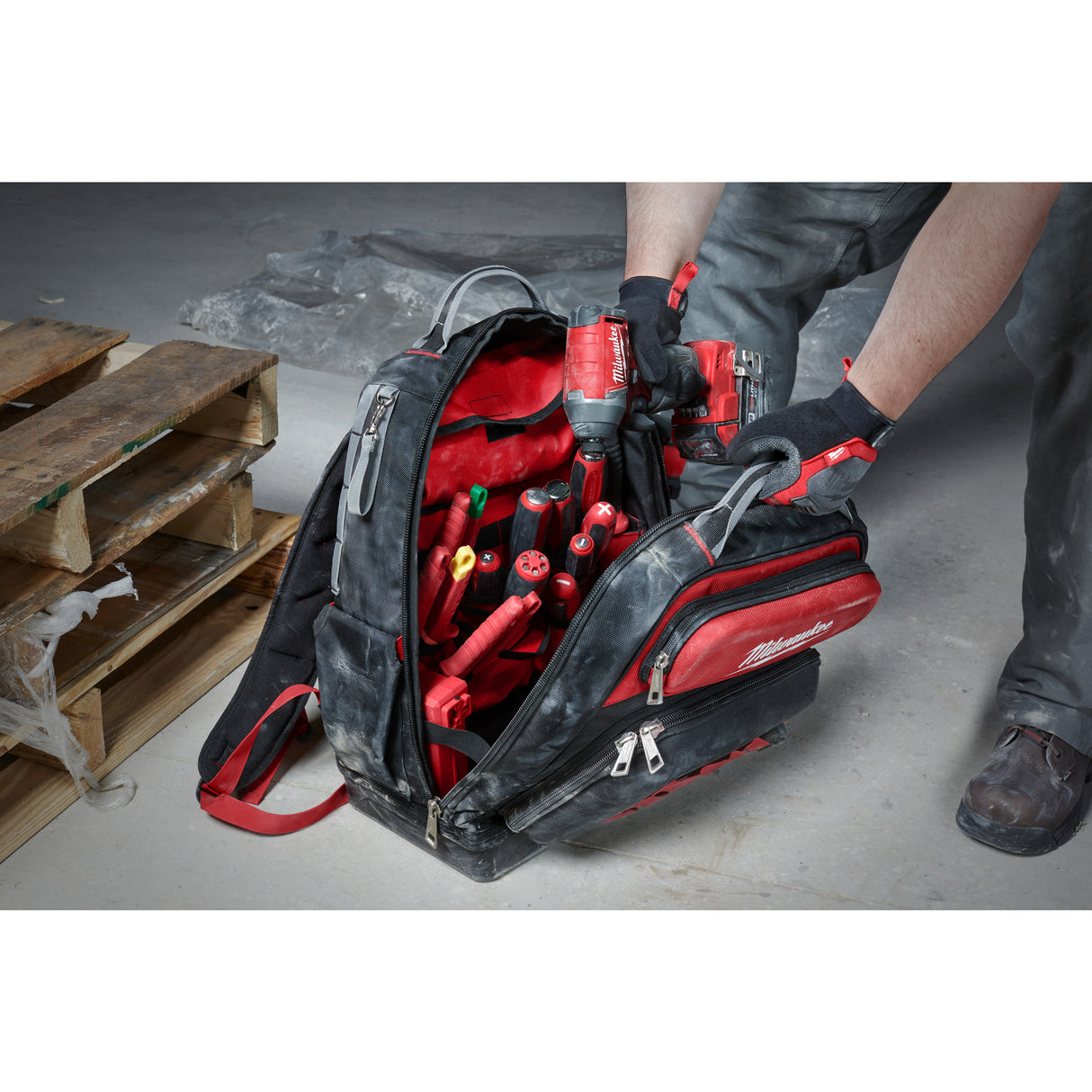 Milwaukee Rucksack ULTIMATE JOBSITE 4932464833 roteswerkzeug