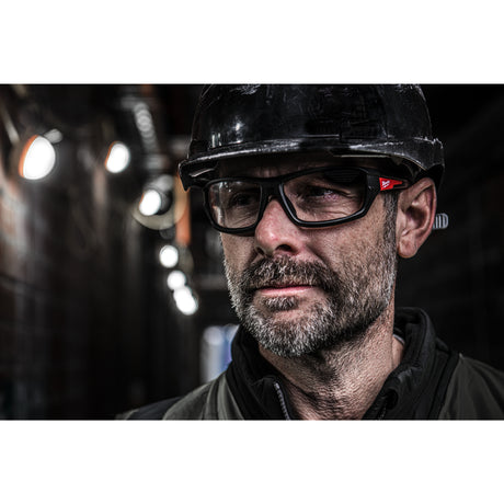 Milwaukee Schutzbrille PERFORMANCE 4932471883 roteswerkzeug