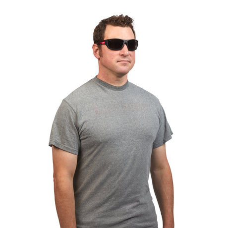 Milwaukee Schutzbrille PERFORMANCE 4932471884 roteswerkzeug