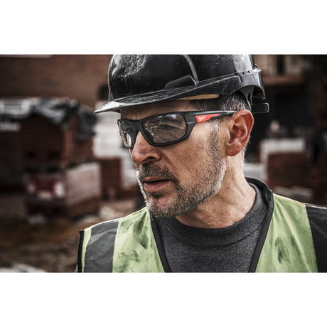 Milwaukee Schutzbrille PERFORMANCE 4932478908 roteswerkzeug