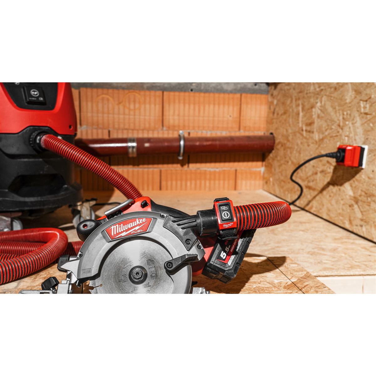 Milwaukee Funksteckdose mit Fernbedienung RCS 4932478965