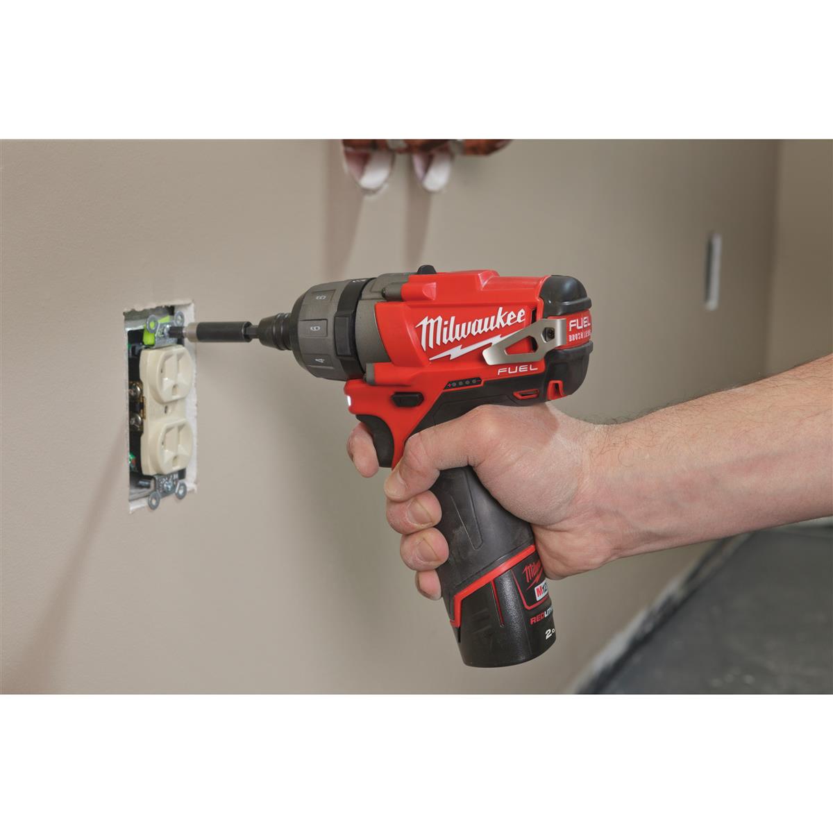 Perceuse-visseuse sans fil Milwaukee M12CD-0 4933440450