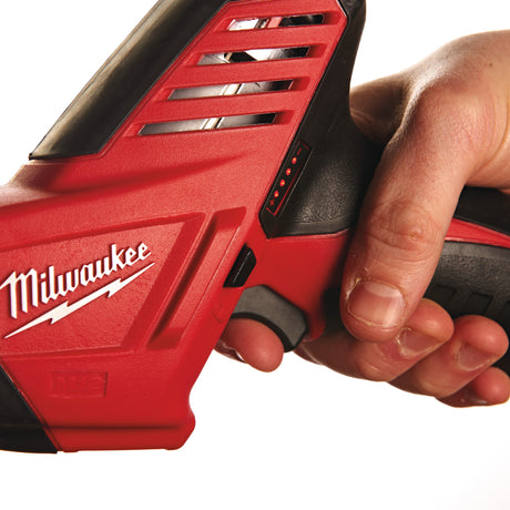 Milwaukee Akku-Säbelsäge C12HZ-202C 4933441195 roteswerkzeug