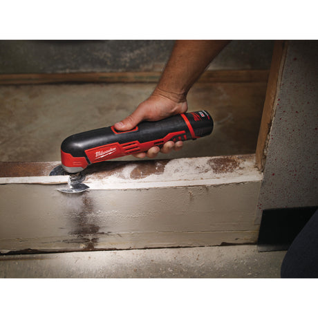 Milwaukee Akku-Multitool C12MT-202B 4933441710 roteswerkzeug