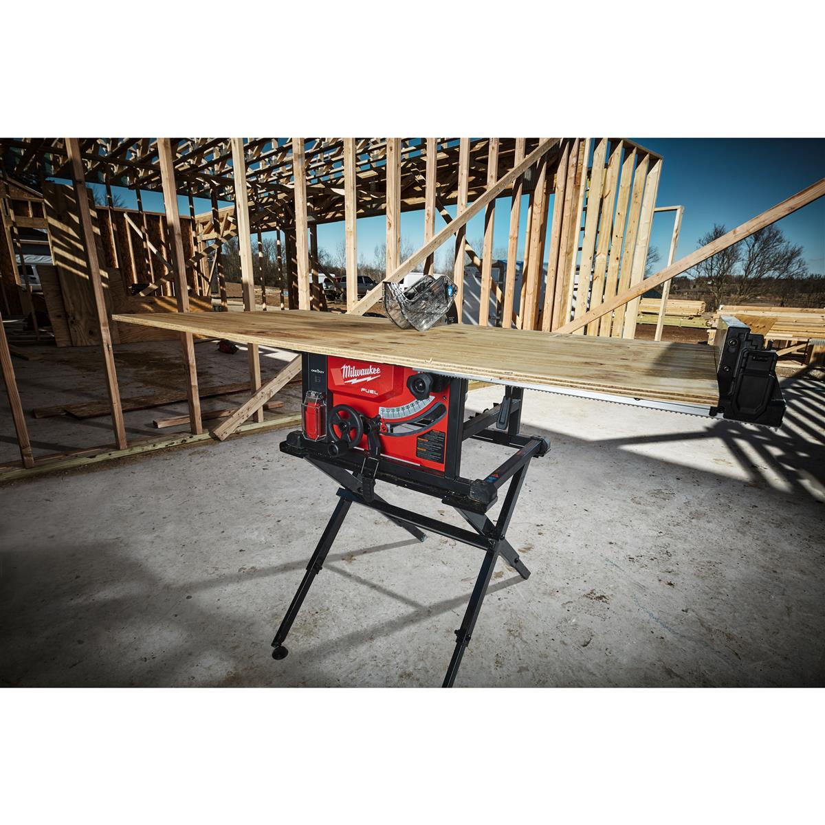Scie à table sans fil Milwaukee M18FTS210-0 4933464722
