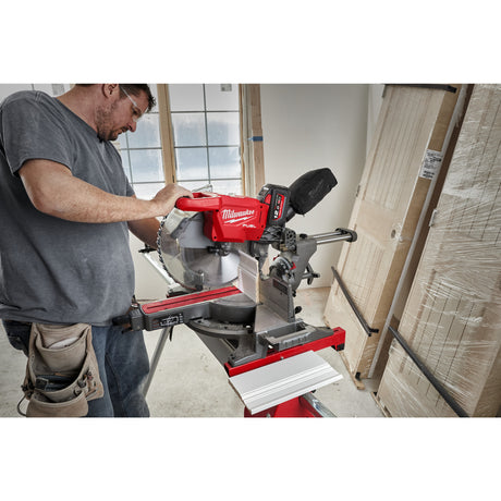 Milwaukee Akku-Kapp-Gehrungssäge M18FMS305-121 4933471122 roteswerkzeug