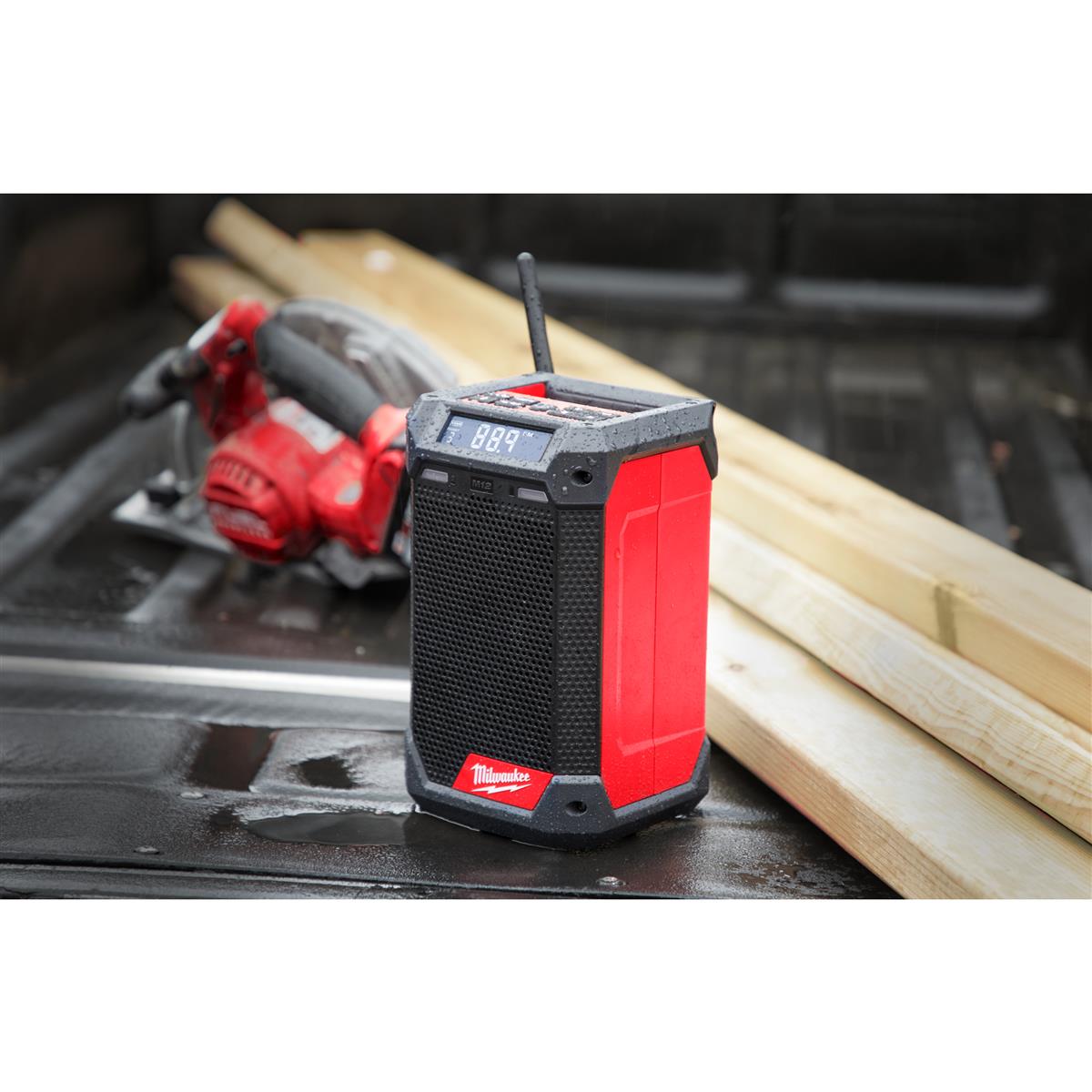 Milwaukee mains/battery radio M12RCDAB+-0 4933472114
