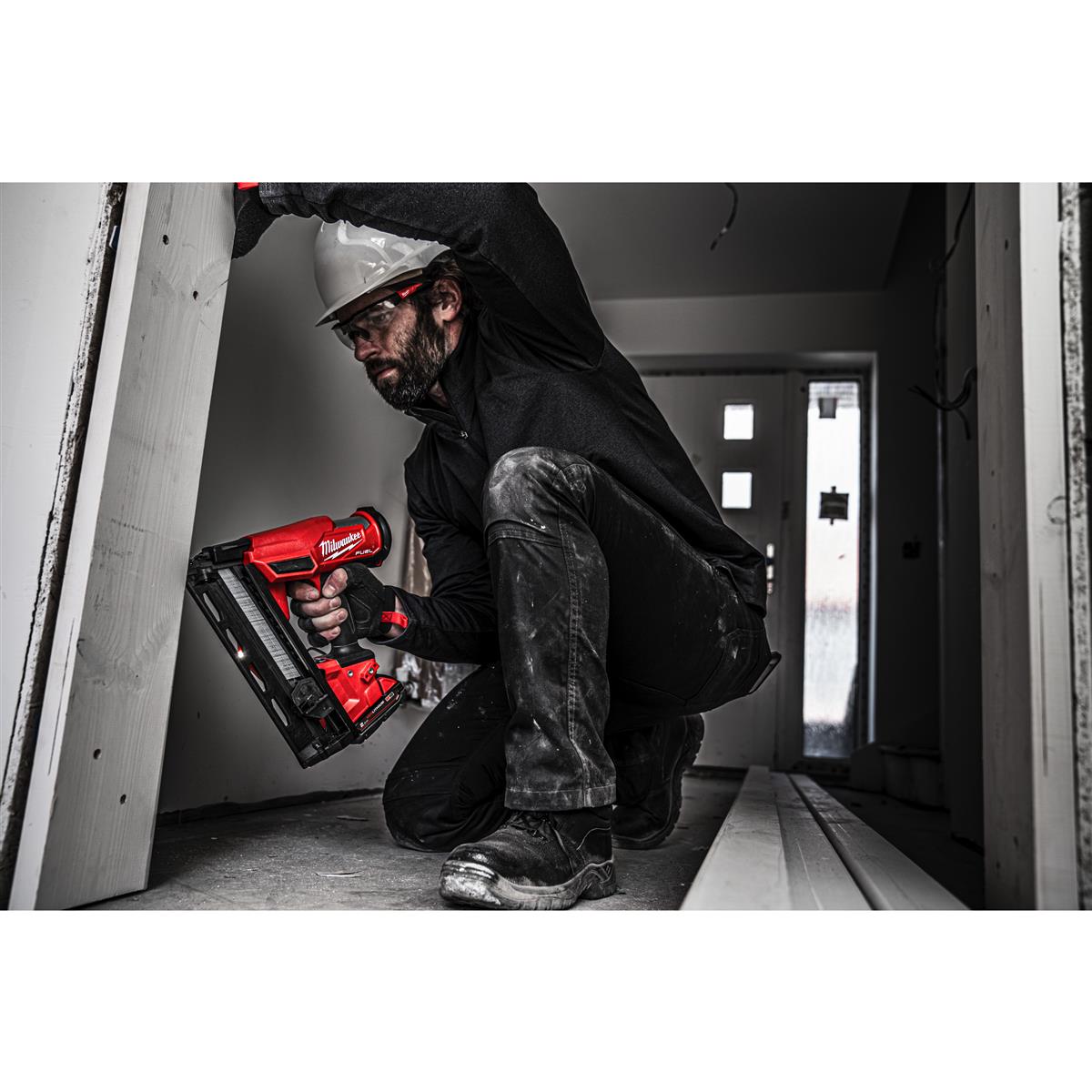 Milwaukee cordless nailer M18FN16GA-202X 4933478092