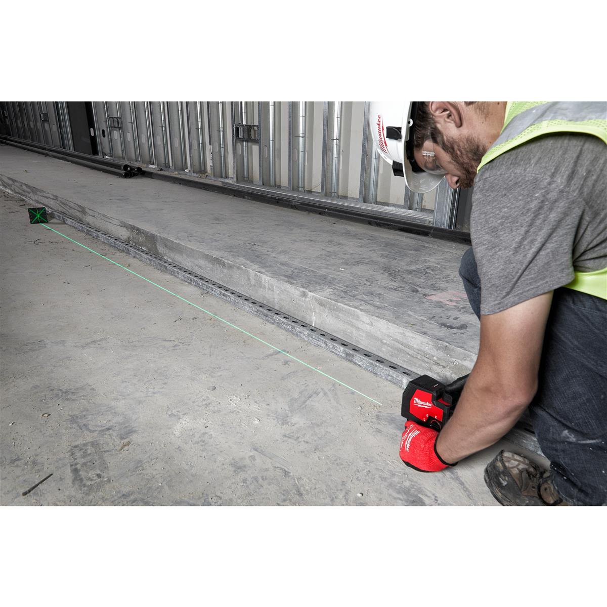 Milwaukee cross line laser L4CLL-301C 4933478098