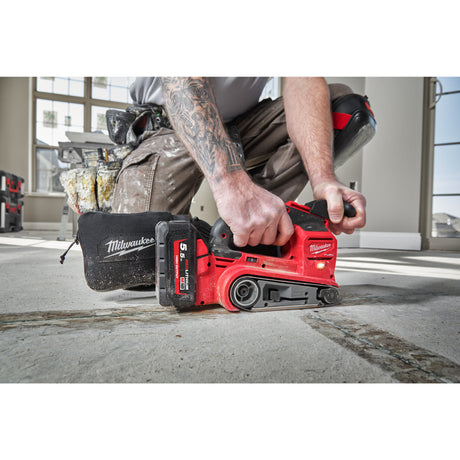 Milwaukee Akku-Bandschleifer M18FBTS75-0 4933479614 roteswerkzeug