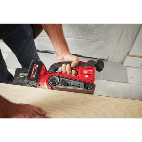 Milwaukee Akku-Bandschleifer M18FBTS75-0 4933479614 roteswerkzeug