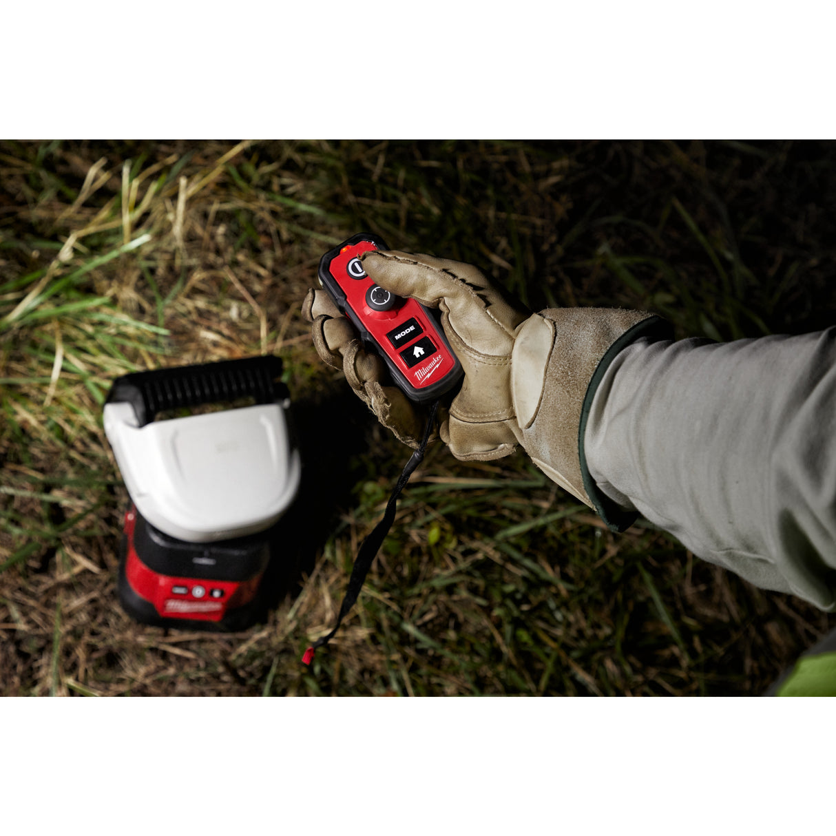 Milwaukee Akku-Suchleuchte M18URSL-0 XXX 4933498303