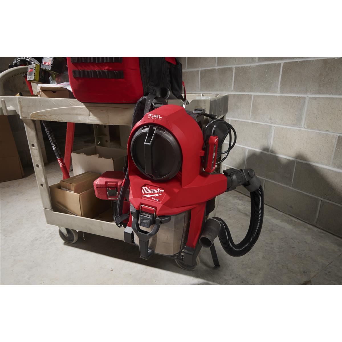 Milwaukee Akku-Sauger M18FBPV2-0 Akku-Rucksack-Staubsauger XXX 4933500039